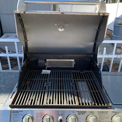LOT 166 O: Home Depot Charmglow Gourmet Series Gas Grill #810-7600-S