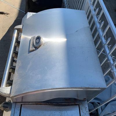 LOT 166 O: Home Depot Charmglow Gourmet Series Gas Grill #810-7600-S