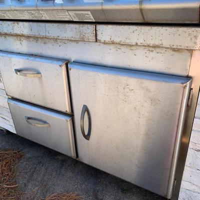 LOT 166 O: Home Depot Charmglow Gourmet Series Gas Grill #810-7600-S