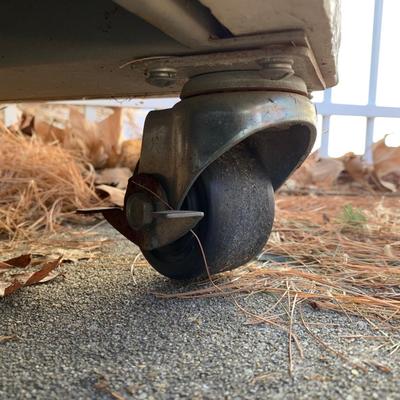 LOT 166 O: Home Depot Charmglow Gourmet Series Gas Grill #810-7600-S