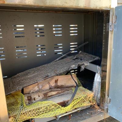 LOT 166 O: Home Depot Charmglow Gourmet Series Gas Grill #810-7600-S