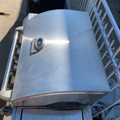 LOT 166 O: Home Depot Charmglow Gourmet Series Gas Grill #810-7600-S