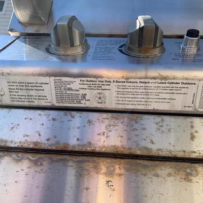 LOT 166 O: Home Depot Charmglow Gourmet Series Gas Grill #810-7600-S