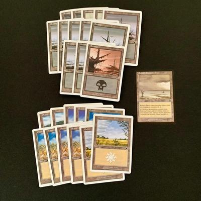 LOT 172 A: Magic The Gathering TCG Collection