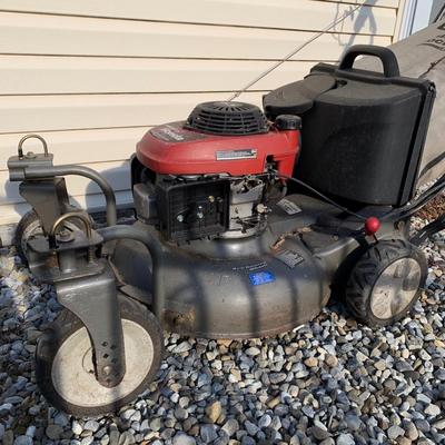LOT 173 S: Honda Craftsman Lawnmower #917.374803