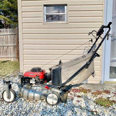 LOT 173 S: Honda Craftsman Lawnmower #917.374803