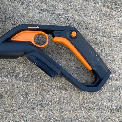 LOT 175 S: Ryobi Electric Pole Saw #RY43160A & Worx Weedwacker #WG160