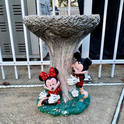 LOT 178 O: Disney's Mickey & Minnie Mouse Resin Birdbath