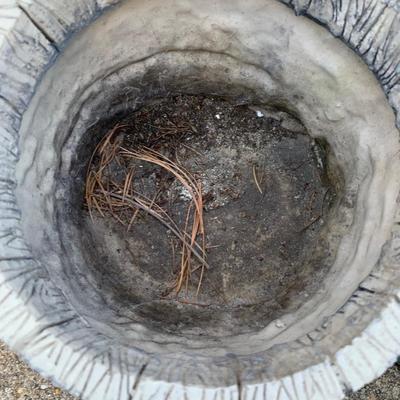 LOT 179 O: Disney's Mickey, Minnie, & Pluto Resin Lawn Decor Collection & Lighthouse