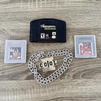 LOT 197A: 2000 WWF II Cool Bling Chain & Collection of Wrestling Video Games: Game Boy WWF War Zone, Game Boy Color WWF Attitude...
