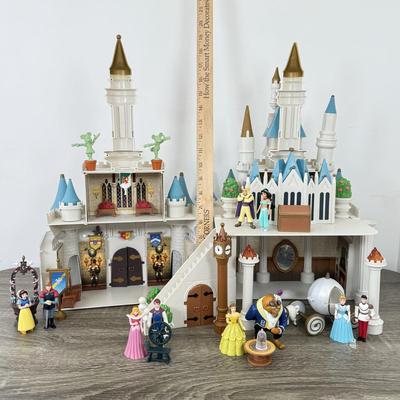 LOT 198B: Walt Disney World Magic Kingdom Cinderella's Castle Model Monorail Playset w/ Figures & Accessories