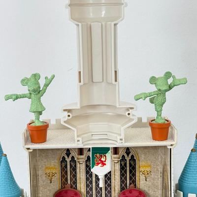 LOT 198B: Walt Disney World Magic Kingdom Cinderella's Castle Model Monorail Playset w/ Figures & Accessories