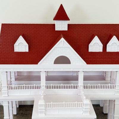 LOT 200B: Disney Parks Walt Disney World The Grand Floridian Magic Kingdom Resort Model Monorail Building