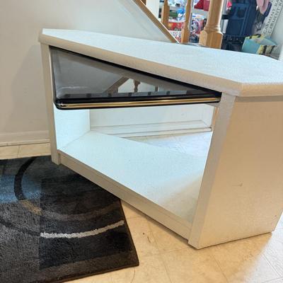 LOT 204B: 1980s Postmodern End Table & 33" Lamp