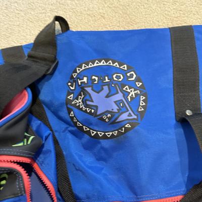 LOT 206B: Duffel Bags: Champion NBA Philadelphia 76ers & 1980s/90s Gotcha Bag