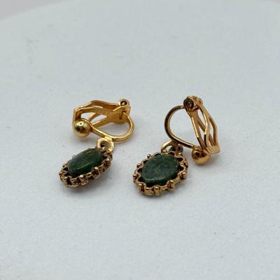 LOT 211J: Vintage 10kt Gold Jade Clip-on Earrings marked"1968" (2.6g)