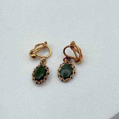 LOT 211J: Vintage 10kt Gold Jade Clip-on Earrings marked"1968" (2.6g)