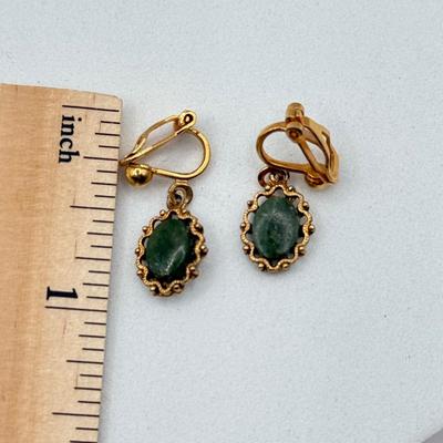 LOT 211J: Vintage 10kt Gold Jade Clip-on Earrings marked"1968" (2.6g)