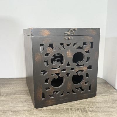 LOT 216A: Decor Wooden Box & Lightweight Vases