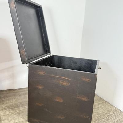 LOT 216A: Decor Wooden Box & Lightweight Vases