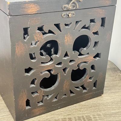 LOT 216A: Decor Wooden Box & Lightweight Vases