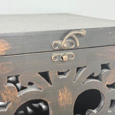 LOT 216A: Decor Wooden Box & Lightweight Vases