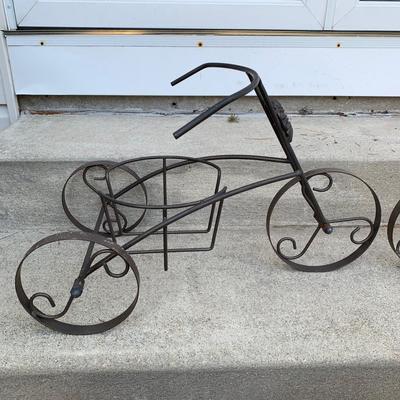 LOT 220 O: Wrought Iron Bicycle Plant Pot Holders & Hanging Plant Basket Lawn Decor