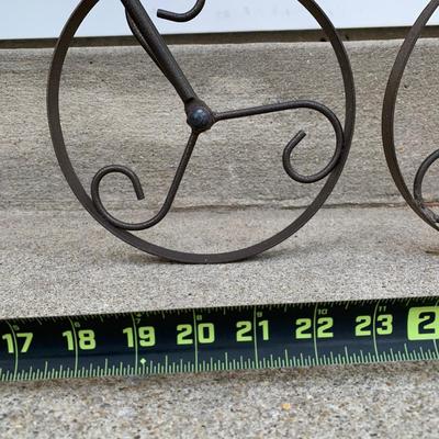 LOT 220 O: Wrought Iron Bicycle Plant Pot Holders & Hanging Plant Basket Lawn Decor