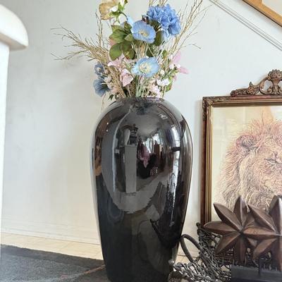 LOT 224B: Home Decor Collection: Large Haeger Vase, Vintage Phil Prentice Lion Print & More