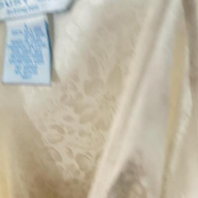 LOT 225B: NWT Silky Pajamas & Lingerie