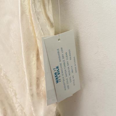 LOT 225B: NWT Silky Pajamas & Lingerie