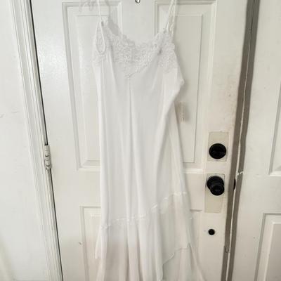 LOT 225B: NWT Silky Pajamas & Lingerie