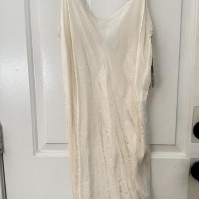 LOT 225B: NWT Silky Pajamas & Lingerie