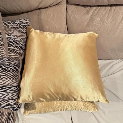 LOT 227L: Collection of Decorative Throw Pillows