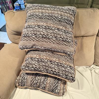 LOT 227L: Collection of Decorative Throw Pillows