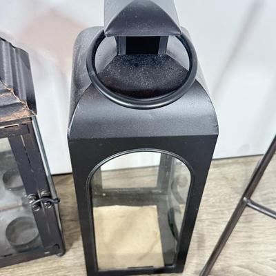 LOT 228L: Iron and Metal Home Decor: Lanterns & More