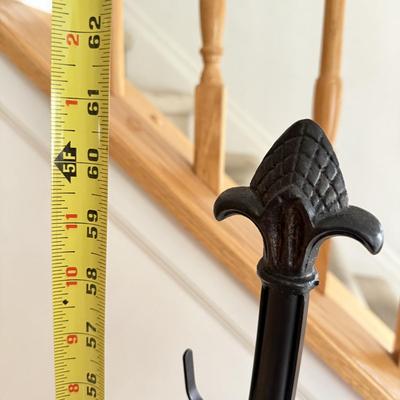 LOT 228L: Iron and Metal Home Decor: Lanterns & More