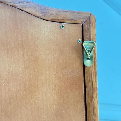 LOT 234A: Home Decor Collection: Disney Mirrored Display Shelf, Small Side Table & Miniature Sailboat Chair