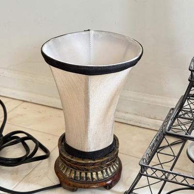 LOT 235L: Home Decor: Paris France Eiffel Towers, Lamps & Linens