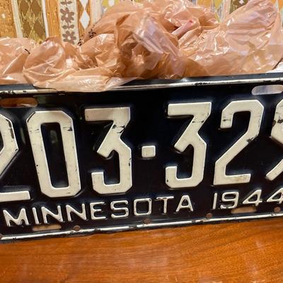 Vintage license plate bag holder