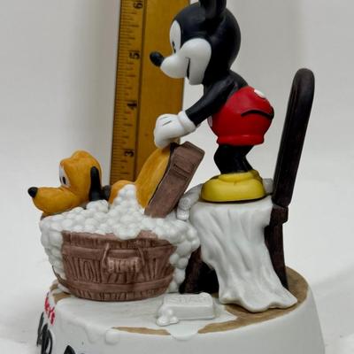 Walt Disney Co Cartoon Classics Porcelain Figure Mickey Mouse Pluto The Mad Dog