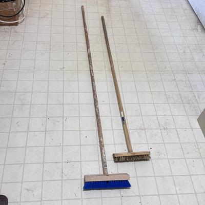 Libman, Quickie, and Other Brooms (WC-DZ)