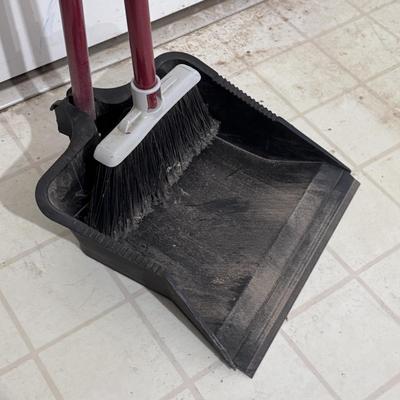 Libman, Quickie, and Other Brooms (WC-DZ)