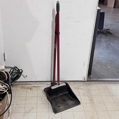 Libman, Quickie, and Other Brooms (WC-DZ)