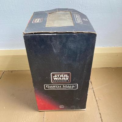 LOT 298: Star Wars Episode 1 - Darth Maul Mega Collectible Figurine 37934 in Original Package