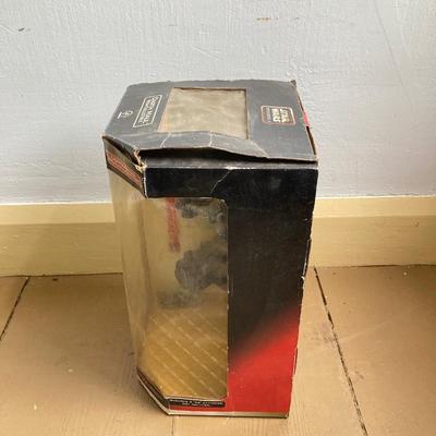 LOT 298: Star Wars Episode 1 - Darth Maul Mega Collectible Figurine 37934 in Original Package