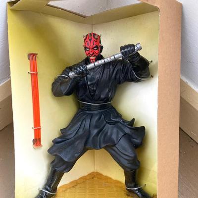 LOT 298: Star Wars Episode 1 - Darth Maul Mega Collectible Figurine 37934 in Original Package