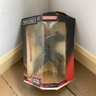 LOT 298: Star Wars Episode 1 - Darth Maul Mega Collectible Figurine 37934 in Original Package