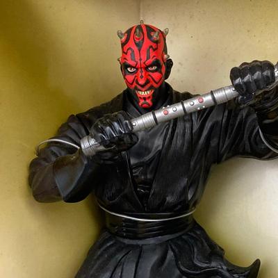 LOT 298: Star Wars Episode 1 - Darth Maul Mega Collectible Figurine 37934 in Original Package
