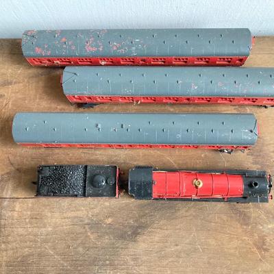 LOT 304: Large Toy Train Collection - Bachman, Spectrum (Amtrak), Walthers, Little Joe and More